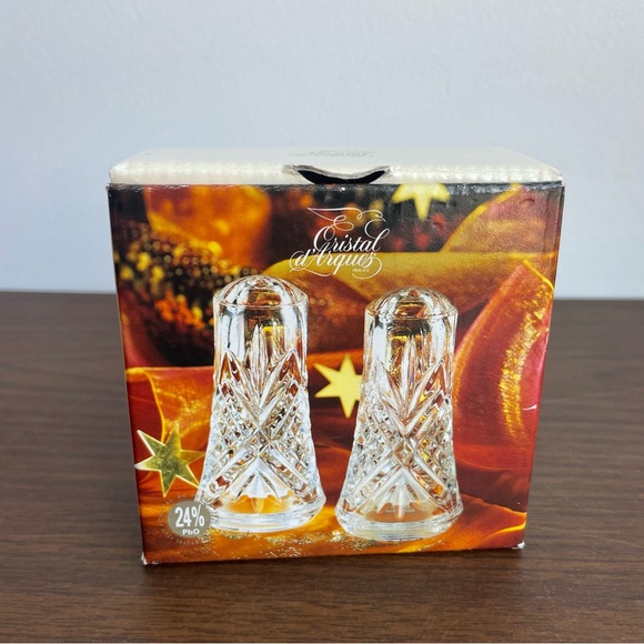 Cristal D’arques Masquerade Crystal Salt & Pepper Shakers - Picture 6 of 10